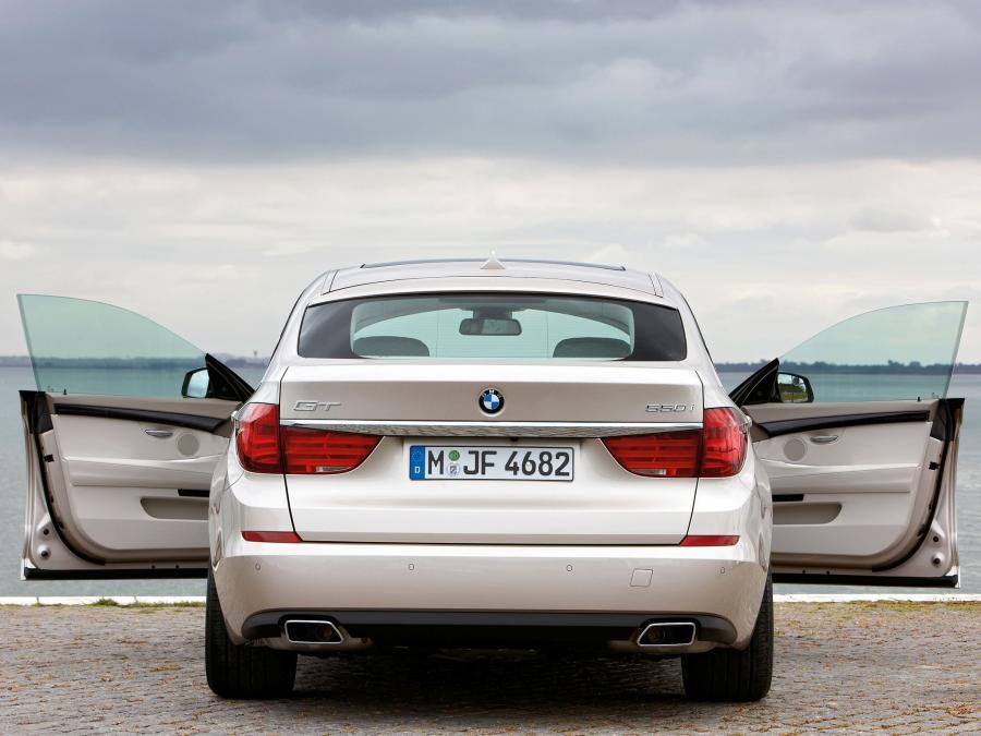  BMW 550i Gran Turismo 2009 года  (фото 18 из 22)